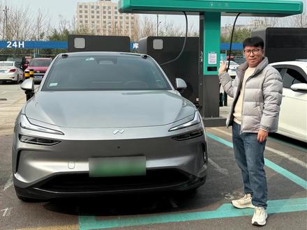 到底闪充好,还是换电好?#蔚来换电#闪充中国