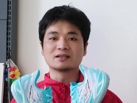 利刃6V2新配色坤灵,这蓝色属实有点惊艳了,小细节也挺多。
#抖音生活观察#利刃6v2 #万象更新