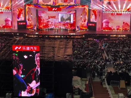 见证幸福时刻!李川求婚锤娜丽莎!
锤锤、李川要幸福喔~
#浙江卫视跨年晚会 #锤娜丽莎 #李川