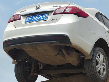 粉丝想看两个后轮掉下路沟,看我如何自救脱困!#汽车#驾驶技巧#安全驾驶