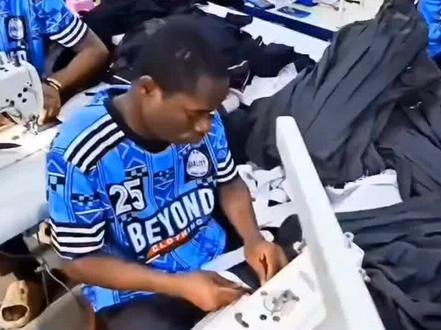 中国突然宣布:非洲商品100%零关税,这到底是在让利还是在布局?#非洲贸易 #中非贸易 #社会热点话题 #非洲商品零关税