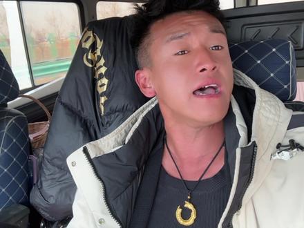 我们都在奔赴各自不同的人生,有些遇见,只适合收藏,不能说,也不能忘。@小黄飞