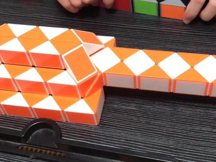 小朋友用72段魔尺拼了幻影坦克…哥哥一直说很简单,下次让他拼