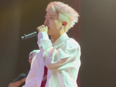 有些人越飞越高
#新秀 #说唱 #现场版live