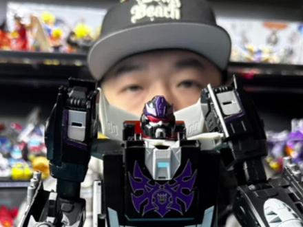 又是一个买一送二的玩具!
#变形金刚 #玩具 #补天士#热破 @DOU+小助手