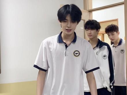 这就是大家说的“别人班”吧#高颜值班级 #帅哥