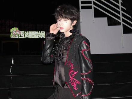 解释一下装不熟事件#橹穆 #新音纪录片 #cp