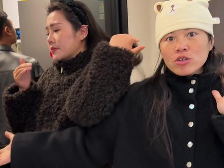 是前夫 是前夫老婆也是我闺蜜👯♀️(后来因为孩子我们联系 时间久了处成了闺蜜) 根据昨天的视频 我来做一个解释……希望天下所有离异家庭 都不要 因为大人的错误 而拿孩子做挡箭牌 伤害孩子……一定要让孩子有一个快乐的童年 我们离婚 但爸爸永远是爸爸 妈妈永远是妈妈……#记录真实生活 #前夫哥