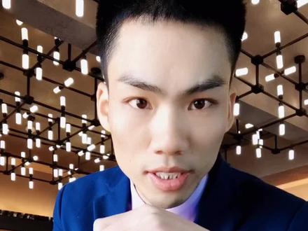 捶法技巧讲解∶指关节碰撞法,希望我德分享对你练习有帮助。#足疗教学 #捶背 #招聘技师