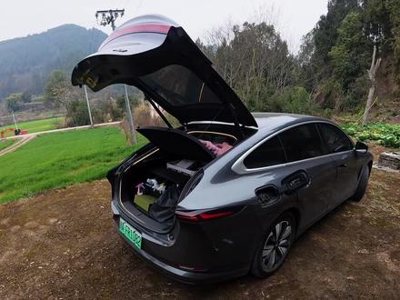 过年回家没有充电桩就这样充,难得跑去找充电桩了#新能源汽车 #随车充 #充放一体枪