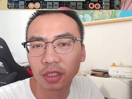 英伟达家的H100芯片啊
成本是3,320美元卖25,000-3万美元
这H100芯片主要干嘛呢
训练大语言模型GPU
我们来看一下
购买的H100芯片都是谁啊
沙特和阿联酋在疯狂下单这个H100
这个芯片国内还有谁买呢
百度腾讯字节跳动
什么阿里巴巴的互联网巨头啊
争相购买英伟达这个高性能芯片啊
订单总价值可能超过50亿美元
老黄可能还得说
这GPU的利润率低的啊
让我在破产边缘徘徊啊
涨价已经到了生死攸关的地步了
openAi的CEO还有这个特斯拉CEO啊
还说呢抱怨说这GPU不够用啊
