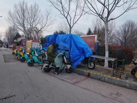 山东农业大学泮河校区,门口小吃街又火起来了,看看校园环境生活区域#山东农业大学泮河校区 #农大生活 #山东农业大学 #校园生活 #农大电信营业厅