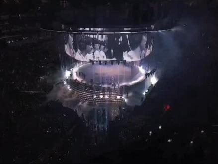 #英雄联盟s12 #2022英雄联盟全球总决赛 开幕式舞台表演#视觉震撼 #王嘉尔 #lilnasx