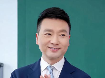 2026春晚没康辉?别猜了!他早当新闻播音部主任幕后把关 #康辉 #尼格买提 #撒贝宁 #春晚主持人 #央视主持人