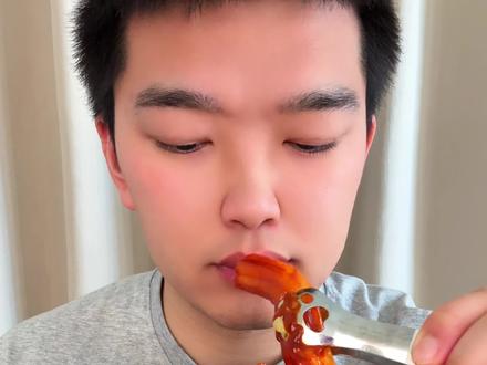 挑战和女朋友同时做吃播!看看谁先成为百万网红
#抖音美食推荐官 #吃货日常 #美食vlog