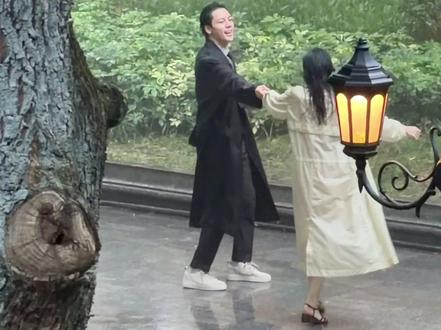 沙面岛偶遇陈伟霆拍吻戏 伟霆哥真帅啊