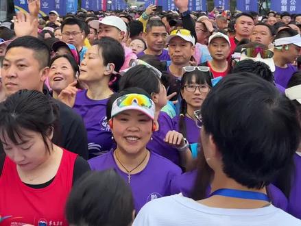 2026贵州仁怀马拉松,全马第一名来自仁怀,一步一步把不可能变成可能,这就是马拉松精神。#2026仁怀马拉松
#当仁不让就酱跑#仁怀马拉松暗藏玄机#中国酒都春季马拉松