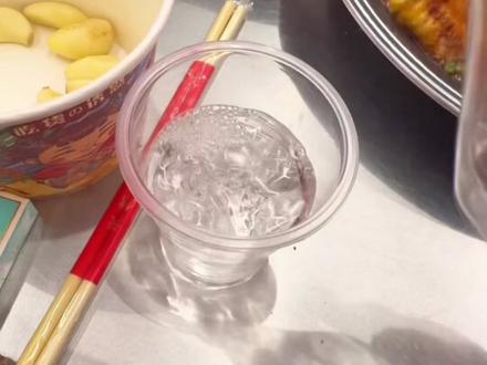 下班简单对付两口#夜市摆摊 #郑州 #桂秋姐锅叉子东北烤肉 #桂秋姐鹤岗小串