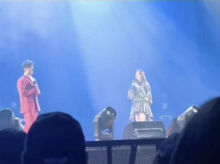 方力申xTheresa傅颖经典世纪同台版「自欺欺人」,是青春回忆啊,歌还是要听原唱的,东莞 show up巡回,20年后再度同台,现场真的好听好听