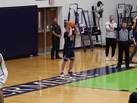 拿球往自己家篮筐扣 天赋溢出的郇斯楠和同期周琦谁强? #郇斯楠 #周琦 #CBA #NCAA #NBA #篮球