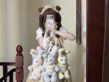 哪个lo娘看到momo兔就走不动了!#lolita日常 #lo娘日常 #lo裙搭配 #momo兔 #夏日lo裙ootd