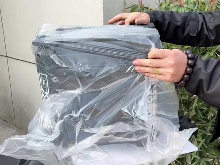 无极sr150R新车落地,给它装一个酷博世K1摩托车尾箱,铝合金材质,结实轻便,装上它真的又酷又实用#摩托车尾箱 #铝合金尾箱 #无极sr150r #踏板摩托车