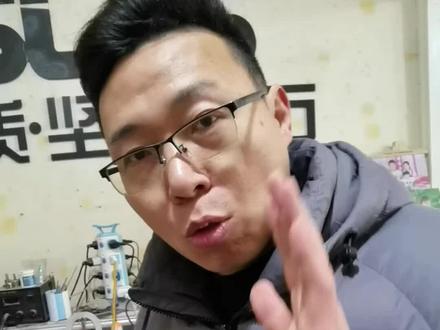 经常玩游戏的朋友键盘突然个别键按一次不回弹,按一次连点,不灵,怎么办,今天教给你花几毛钱来解决#真实生活分享官 #干活我是认真的 #键盘