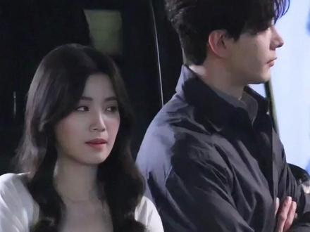 为何卢昱晓对陈星旭总是刻意避嫌?看到《轧戏》12万黑贴,才懂男二代旭上桌为何是必然#陈星旭 #卢昱晓 #代旭 #内容启发搜索 #影娱热点团