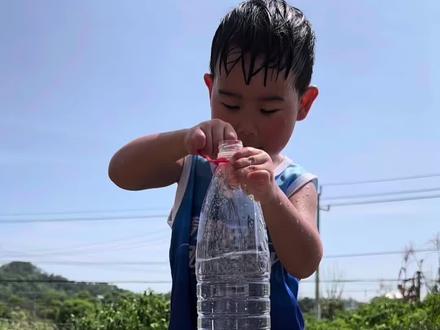 喝完的空瓶子别丢啦,在家轻松玩出几个专
注力游戏 #亲子互动#亲子游戏