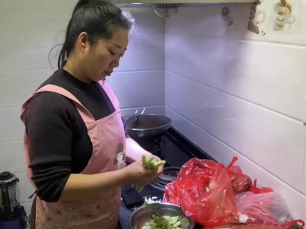 欣欣生日为妈妈深情献唱,老犟瞬间幸福感爆棚,孩子们齐聚嗨翻了