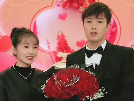 小二跟黄琴求婚成功太感动了,