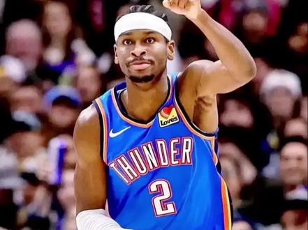 亚历山大谈全联盟只有一支球队
本赛季能够给自己造成威胁#亚历山大 #约基奇 #詹姆斯 #杜兰特 #雷霆vs太阳