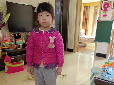 我女儿5岁,吴思含,开始训练了,以后行走江湖,各位武林盟主多多栽培👍👍👍#少儿搏击 #少儿泰拳训练