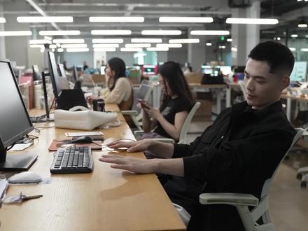 借用别人ipad或者手机,却被偷看浏览器里隐私网页!你被偷看过吗?iOS17新更新进入无痕需要解锁验证,不再担心被偷看!收下这五个iOS17隐藏技巧吧#ios17 #iPhone #玩机技巧 #数码大玩家