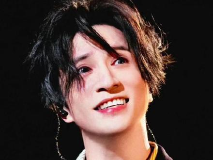 薛之谦在体育场建体育馆,舞台大到离谱 #热点 #薛之谦 #薛之谦广州演唱会 #薛之谦舞台搭建 #薛之谦万兽之王