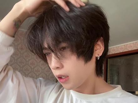 男生头发的尴尬期 真的很好处理 不同的发质有不同的对应方法#留头发的尴尬期 #男生发型 #狼尾