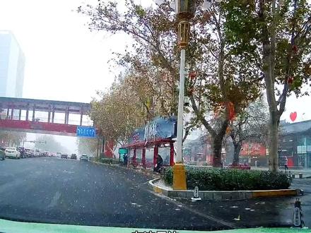 下雪天女出租车司机遇石家庄旅游乘客问,邯郸道为啥叫回车巷?你们给她说说#邯郸女出租车司机#邯郸#回车巷#邯郸道#这么近那么美周末到河北
