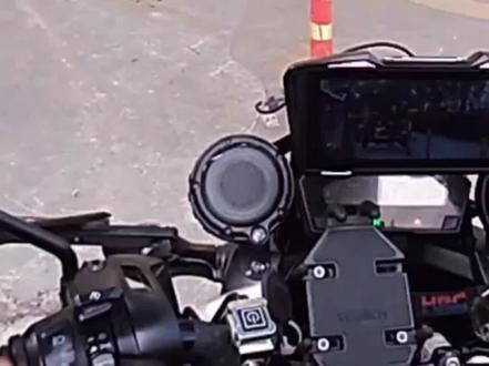 #骑摩托 #ar #智能头盔 #摩旅 #摩托车 #电摩 #摩博会 #重庆摩博会 #摩托车 #摩托姐姐 #越野摩托 #摩托车驾照考试 #骑帅不骑快 #骑上心爱的小摩托 #骑上我心爱的小摩托 #骑士 #女骑 #女骑士 #骑上我心爱的小猪猪 #骑上我的小骆驼 #假面骑士 #安全骑行 #骑手 #铁骑 #机车骑士 #快乐骑行 #骑行装备 #交警铁骑 # #让骑行成为一种生活 #骑着小电驴兜风 #智能家居 #智能制造 #智能科技 #vr #vr体验 #智能健康 #科技 #黑科技 #高科技 #数码科技 #军事科技 #国潮科技 #科技聚集地 #科技创梦 #玩转高科技 #武器装备 #小米 #华为 #苹果 #未来可期 #未来 #科幻 #科幻电影 #超级英雄 #钢铁侠 #智能眼镜 #人工智能 #眼镜 #电动车 #电摩 #头盔 #外卖 #外卖小哥 #美团外卖 #快递 #摩托 #机车装备 #极限玩家 #潮流玩家 #智能穿戴 #自行车 #疯狂自行车 #越野 #越野车 #硬派越野 #越野摩托#ktm #honda #本田 #雅马哈 #川崎 #川崎h2 #宝马 #宝马摩托 #铃木 #铃木隼 #铃木gsx250r