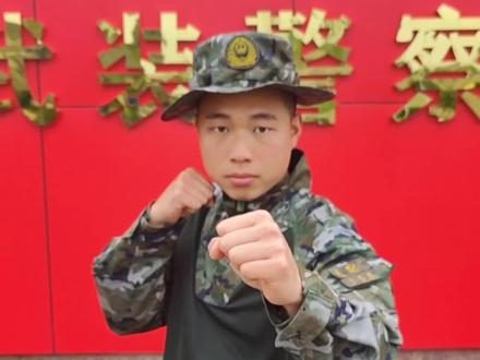 他来了,他来了,他带着21式蛙服走来了!(霍小亮 唐海鹏 李天池)