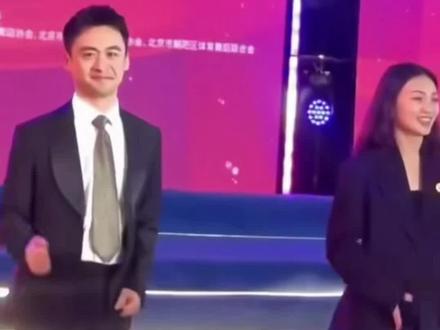 拉丁裁判天团成员 逐一发布 爆火摸鱼二人组 摸鱼二人组 现场摸鱼及补交作业@张智强 @赵婉祯 #舞蹈 #拉丁舞裁判 #裁判 #摸鱼二人组