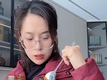 冬天在外面吃饭弄上辣椒油的快试试这款#羽绒服干洗剂 别再去干洗店花冤枉钱了#强烈推荐 #羽绒服清洁小妙招 #强烈推荐 #自用好物分享