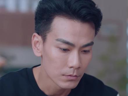 #她们的名字张伟宸哭着求原谅,这样的男人值得原谅吗?#她们的名字大结局 #任多美张伟宸没有离婚