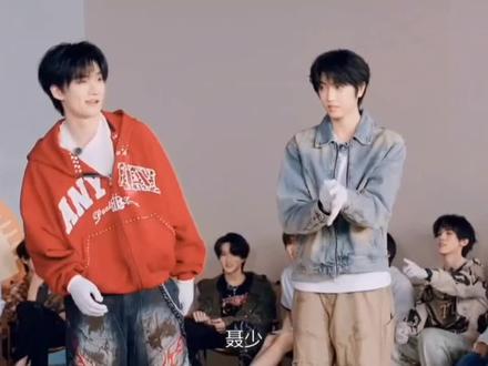 余宇涵拔河这个聪明啊!#综艺神画面 #余宇涵 #tf家族三代 #tf家族四代