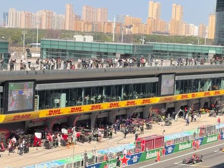 F1女性力量🚺
传说中的F1学院,女车手们来了🏎️
Pink Power简直是酷毙了!!! #中国f1大奖赛