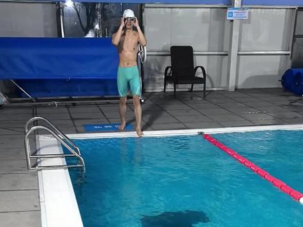 为了节省游泳培训费用、这位体育学生努力自学了两年游泳,今年准备考游泳救生员和指导员证书。你们觉得这个水平能不能考试通过#游泳教练 #游泳救生员 #游泳指导员证 #信阳零基础游泳教练培训