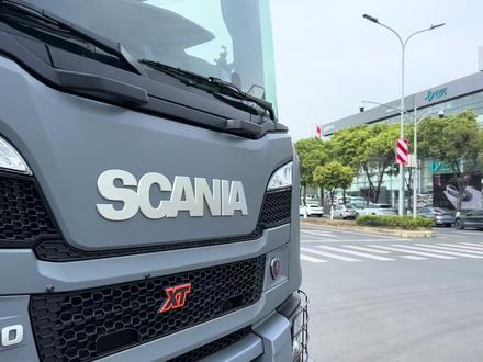 当公路之王斯堪尼亚变身蓝牌房车,喜欢的人简直觉得香到家了! #重卡房车 #斯堪尼亚公路之王 #房车旅行 #露营 #旅行