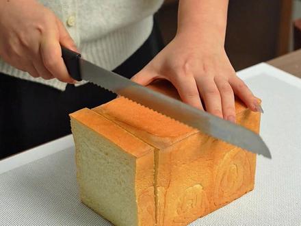 切吐司用锯齿刀真的再合适不过了,这把不锈钢的能用很久而且切吐司也不易掉渣#吐司刀 #锯齿刀 #面包刀锯齿刀 #烘焙 #烘焙好物推荐