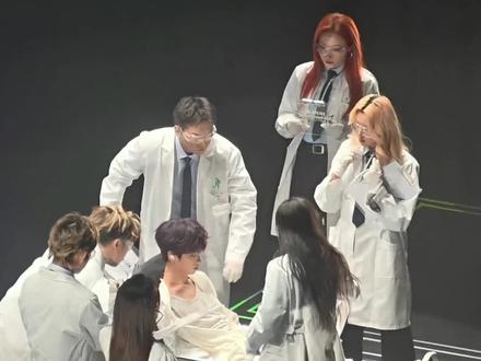 2026黄明昊《贾想世界-Glitch》演唱会上海站
新专辑《Glitch》-牢聋(Intro)首唱
#演唱会 #黄明昊 #justin黄明昊 #贾想世界 #新专辑