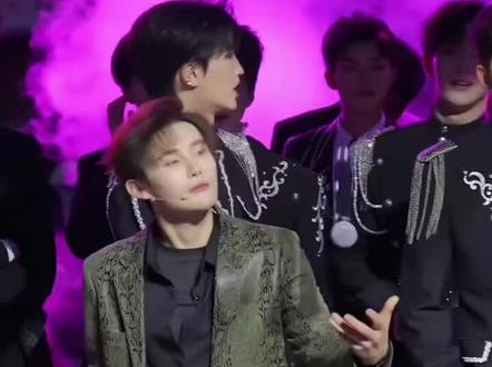 “我妈差点抱不上大孙子了”妹妹说话太好玩了😂 #该死的魅力 @龙悦🐰(龙浩天妹妹) 我越来越爱你了!#打call舞台 #青春筑梦强军有我 #龙浩天 #龙浩天开播 @龙浩天🐲 (酉阳桃花源酉州古城直播) @Ai瑶瑶☀️(美妆版)
