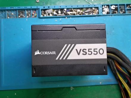 修海盗船vs550电源,大电容失容爆裂